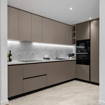One H Luxury Bukareszt