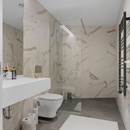 One H Luxury Bukareszt