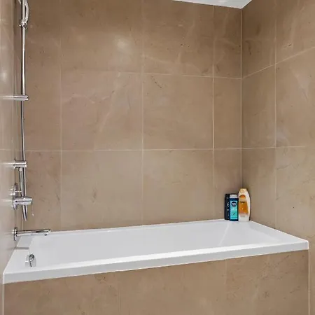 One H Luxury * Bukurešť